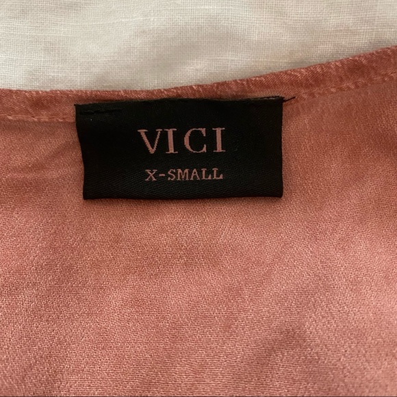 NWT: VICI Harper Embroidered Top TERRACOTTA - Picture 4 of 12